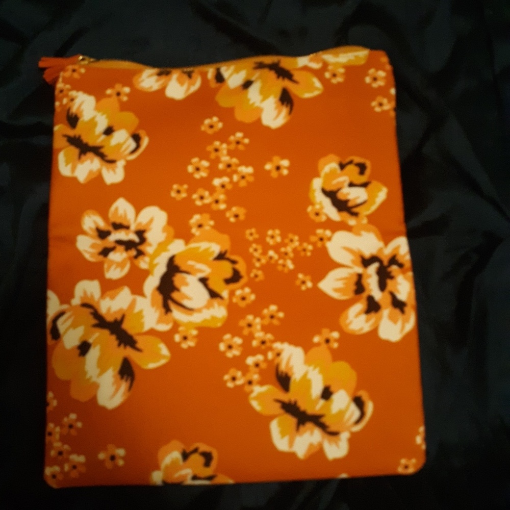 Dual sided purse